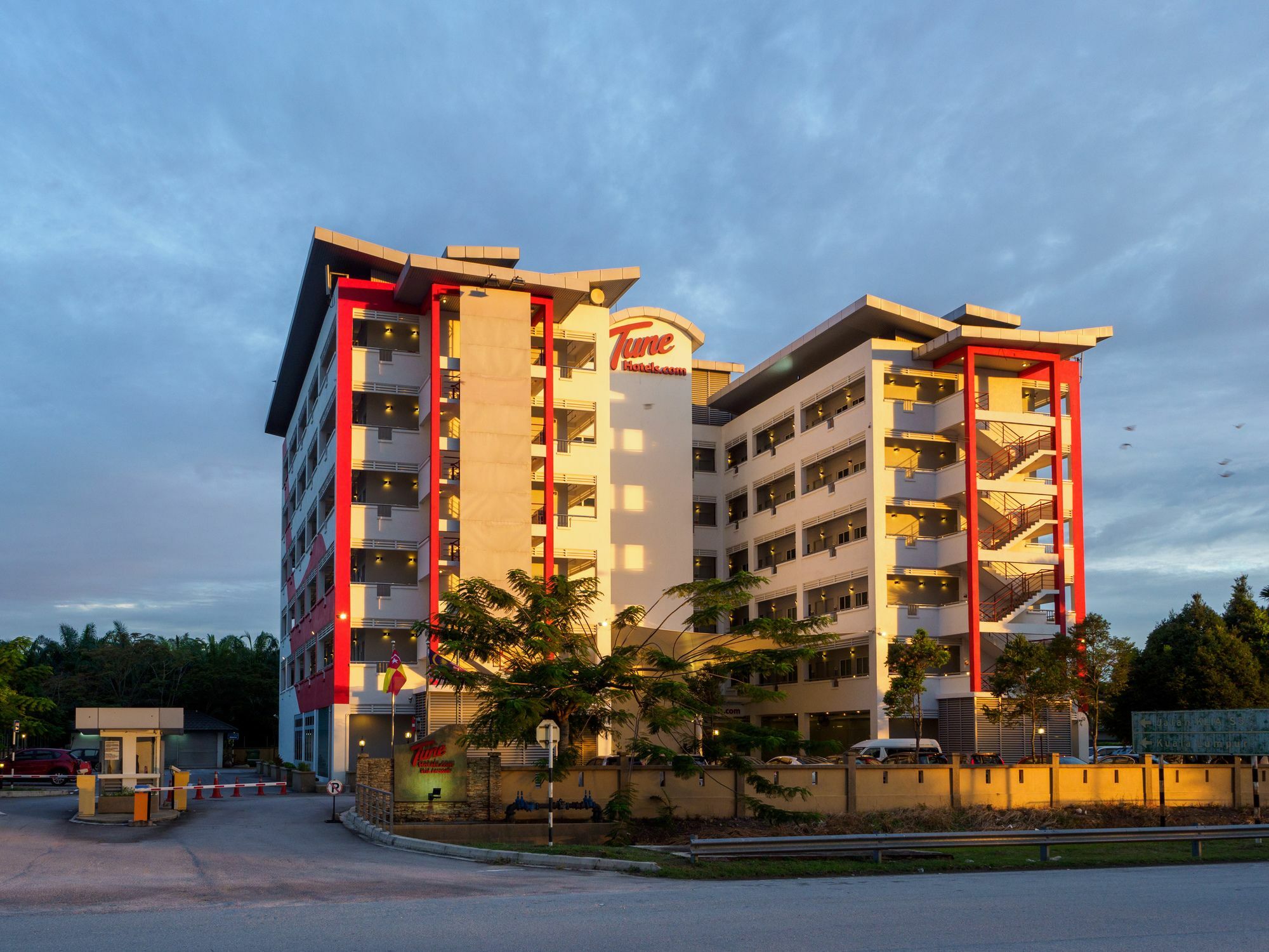 Tune Hotel Klia Aeropolis Sepang Buitenkant foto